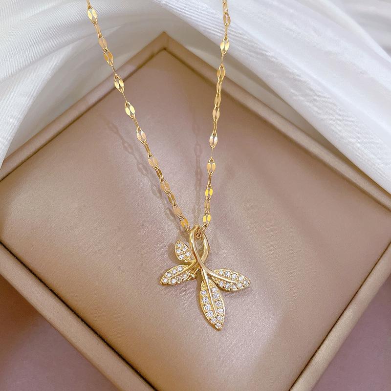 Copper Micro-Inlaid Love Fashion Light Luxury Temperament Gorgeous Full Diamond Necklace Female Versatile Collarbone Chain Titanium Steel