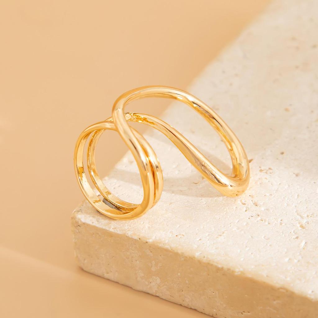 Exaggerated Wide-Edged Smooth Hammer Pattern Irregular Alloy Bracelet Set