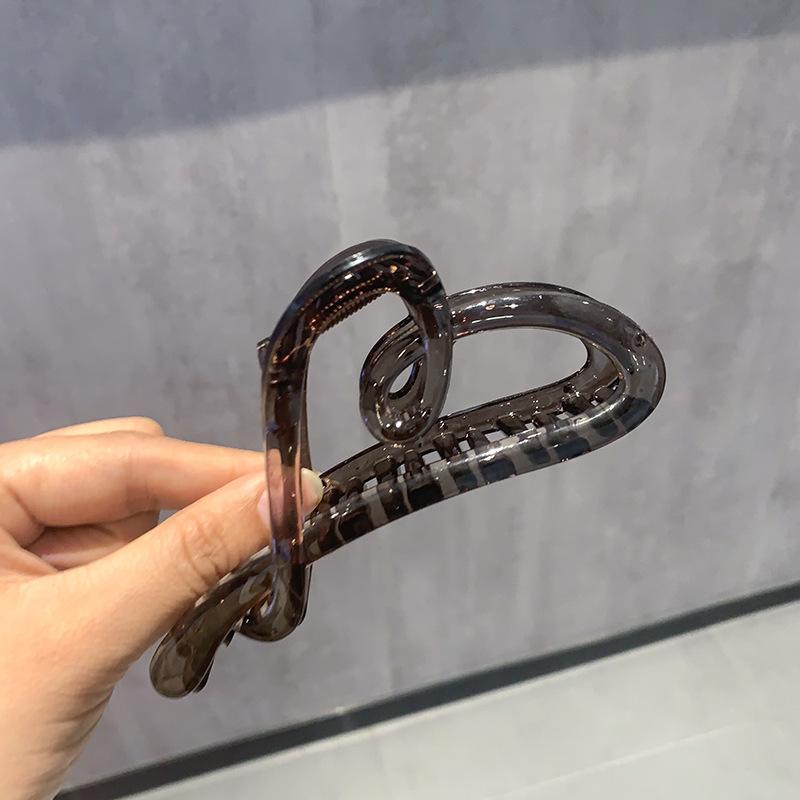 1pc Temperament Matte Love Grip Women's Hair Clip Simple and High End New Spring/Summer Shark Clip Headpiece