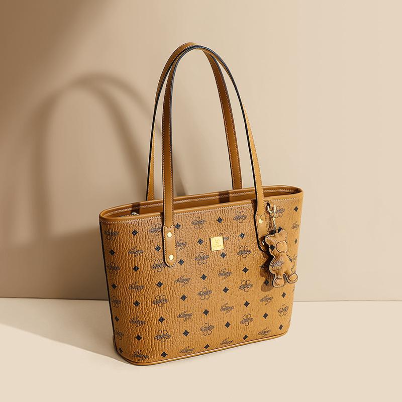 

2025 New Women s Tote Bag Autumn Winter Single Shoulder Underarm Bag Large Capacity Fashion Casual Commuter Handbag коричневый