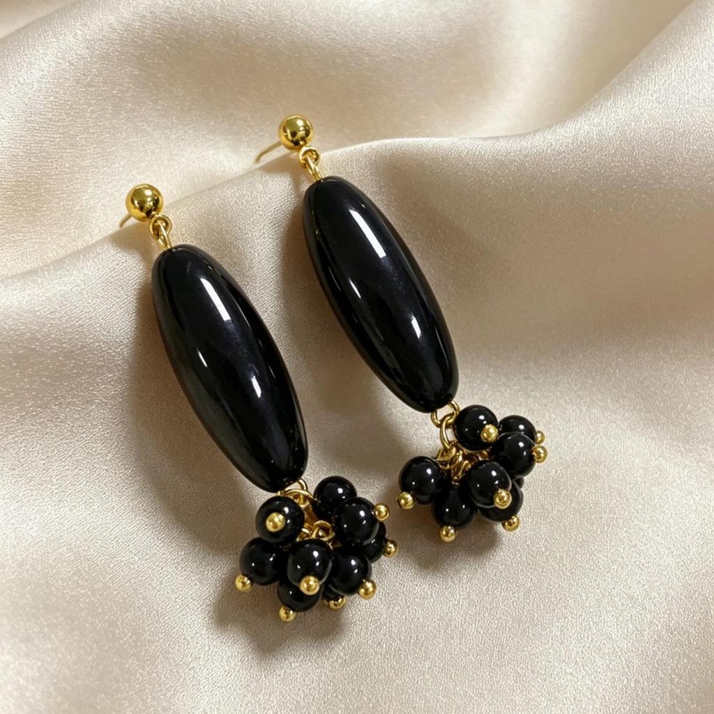 Vintage Black Series Stud Earrings 925 Silver Needle Minimalist High-End Personality Accessories for Women