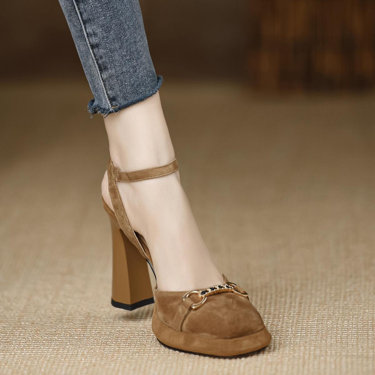 

Women s shoes waterproof table versatile sandals high heel thick heel heightening matte bag head brown 40 имбирный