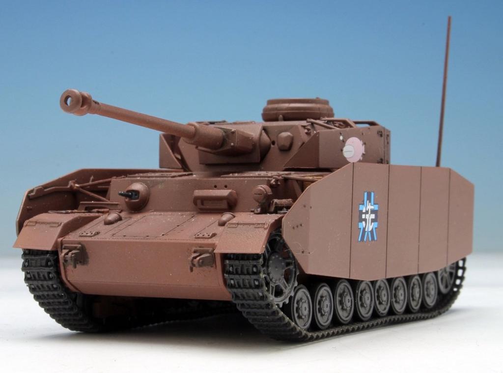 PLATZ Girls Panzer the Movie IV Tank Modified Anglerfish Team Scale Plastic Model & D-Type (H-Type Specification) 1/72 GP72-4
