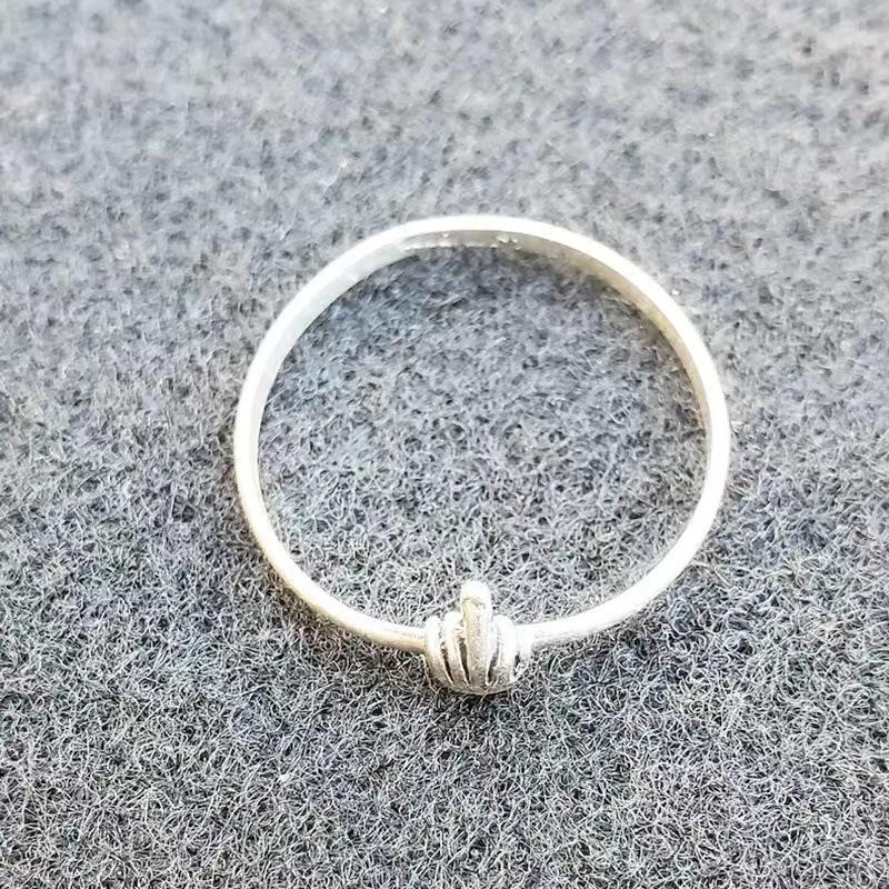 Cross-Border Fashion Middle Finger Fun Ring - Creative European & American Style Holiday Gift