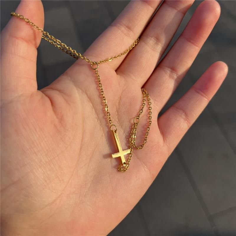 Braccialetti a Mano con Croce Piccola Placcati Oro 18K in Acciaio Inossidabile Impermeabili per Donne Moda Retro Carini Braccialetti a Croce Gioielli