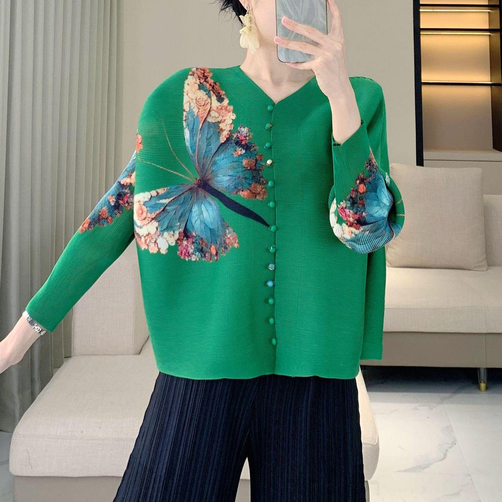 2025 Spring Butterfly Print Ruched Nine-Sleeve Cardigan: Chinese Style Buttoned Top for Moms