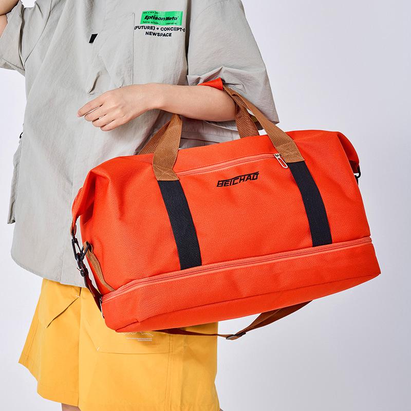 Lekka torba sportowa i podróżna w stylu koreańskim z separacją na mokre/suche