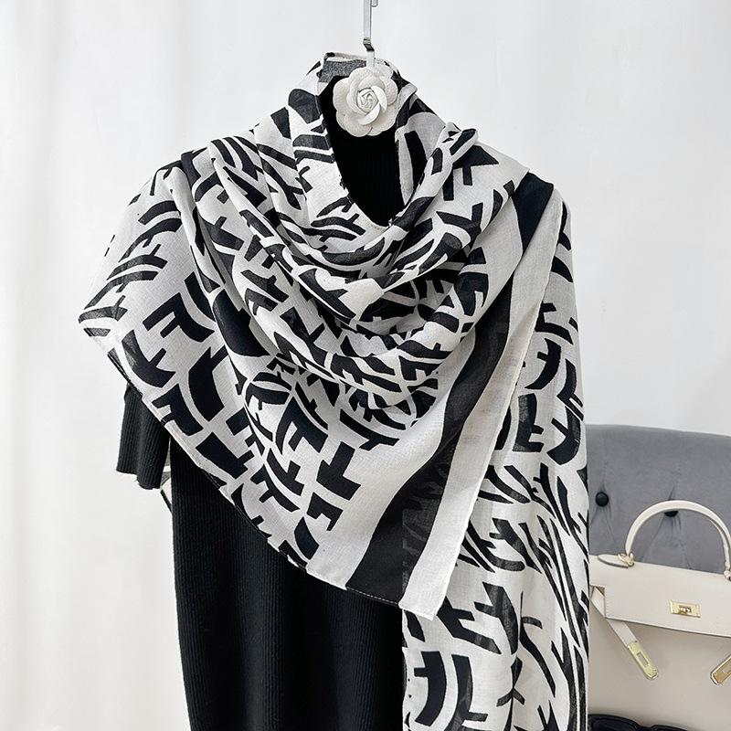 Classic High-end Simple Letter Print Scarf Women's Fashion Age-reducing Temperament Photography with Shawl