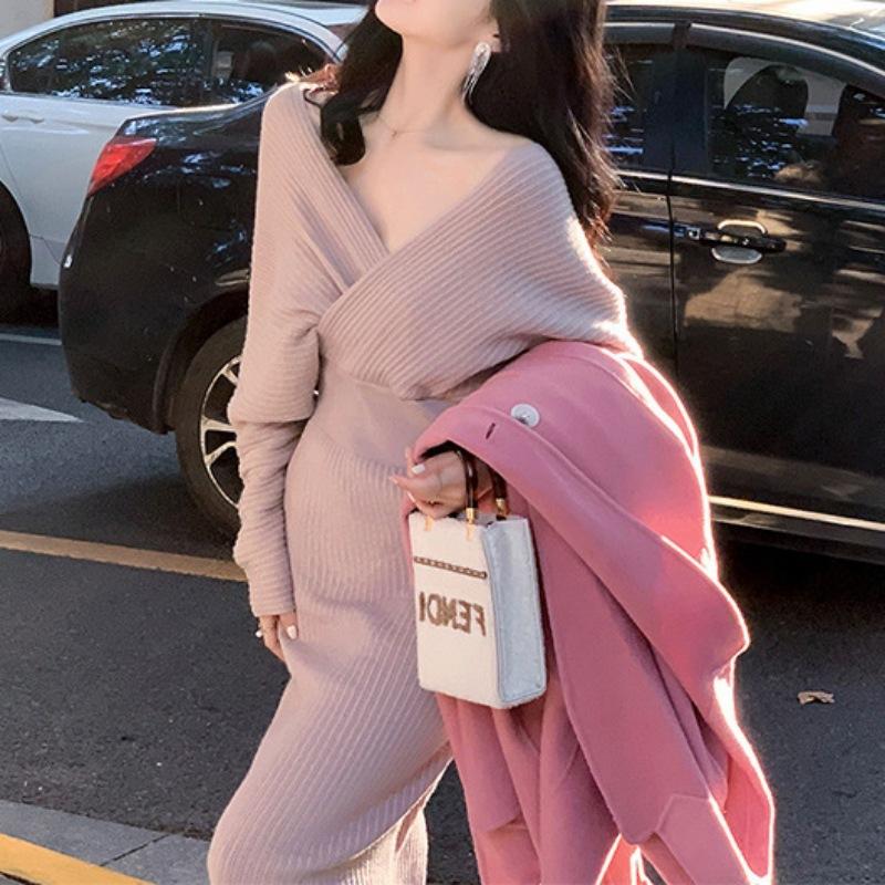 GMXIA Slim-fit V-neck Wrap Hip Dress Women's Long-sleeved Style Waist Knit Dress