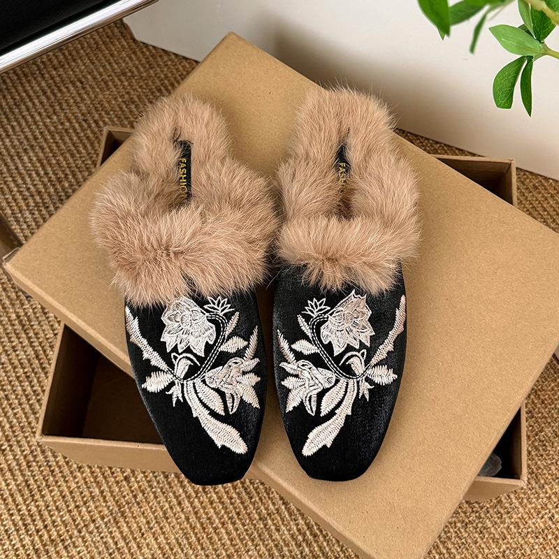Fashion Designer Embroidered Square Head Slippers Women 2025Winter Vintage Warm Fluffy Fur Mule Shoes Elegant Lady Flat Slippers