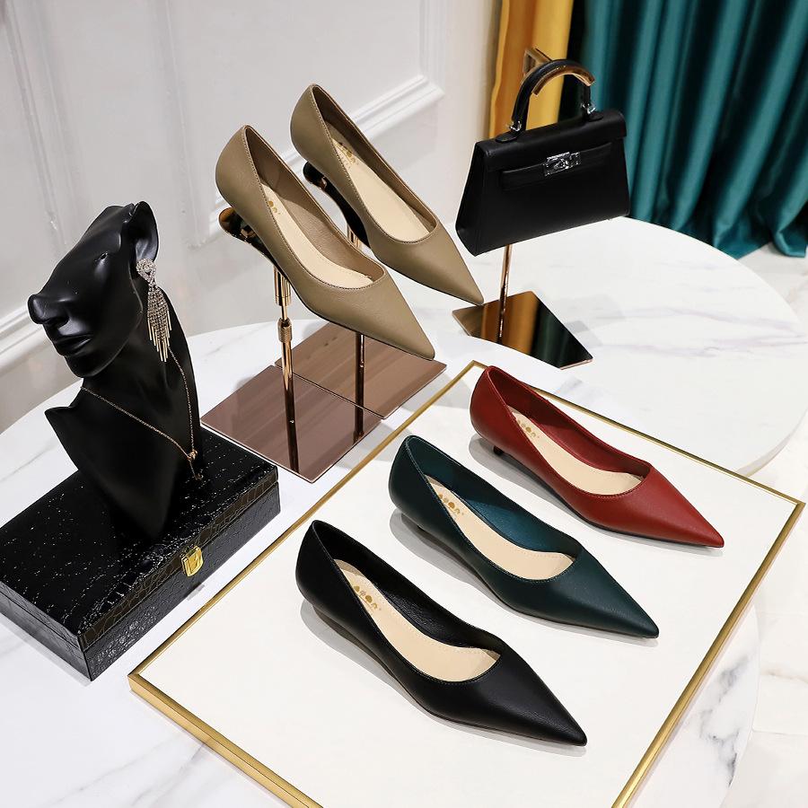 Women's Fashion Commuting Thin Low Heel Pointed Shallow Mouth Versatile Comfortable Single Shoes Flat Shoes