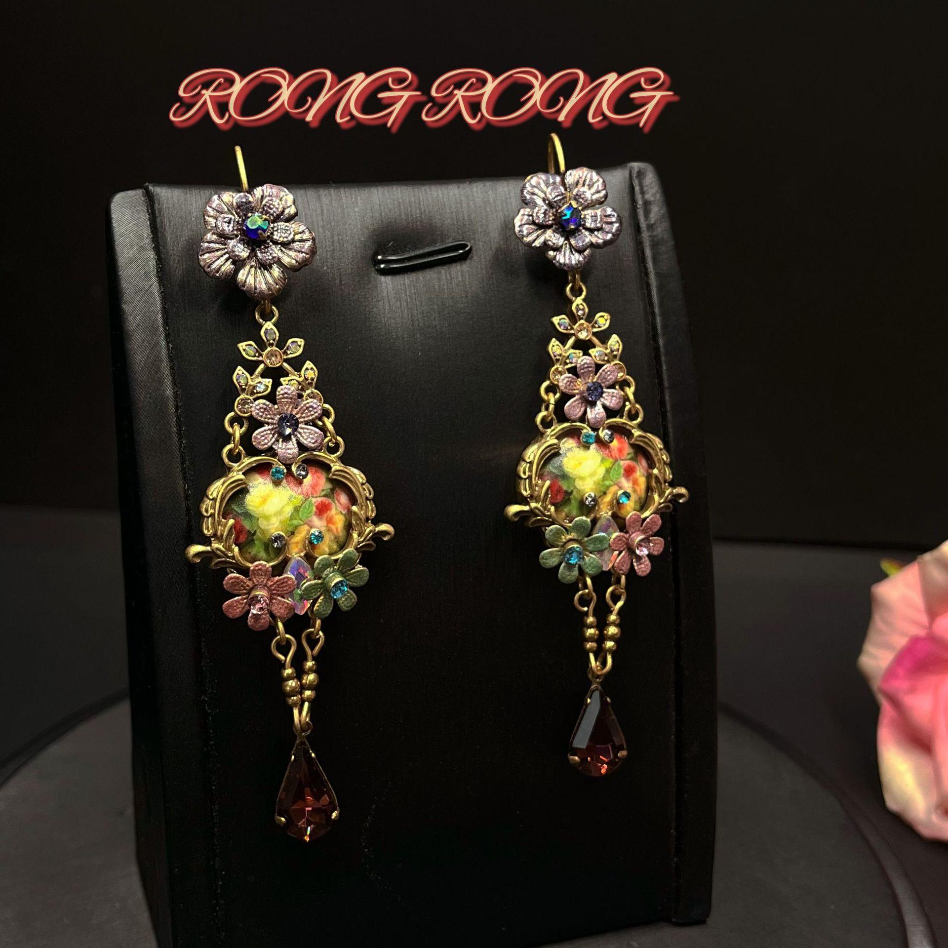 

French retro court style texture flower stud earrings vintage heavy industry western style antique temperament medieval earrings