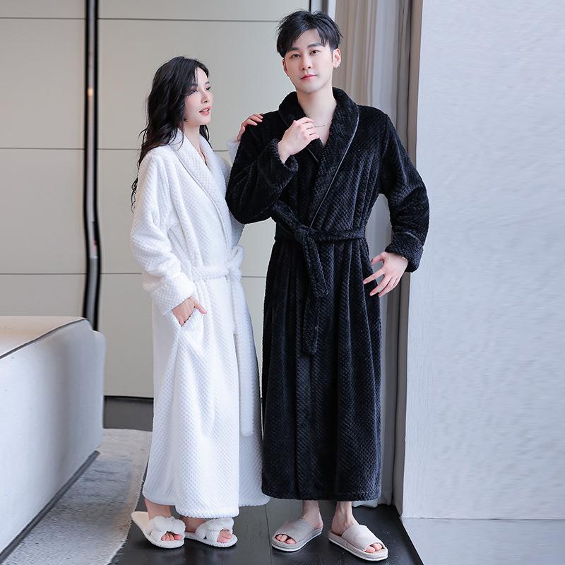 Comfortable Flannel Bathrobe: Thick Long Robe for Women & Couples In Autumn/Winter