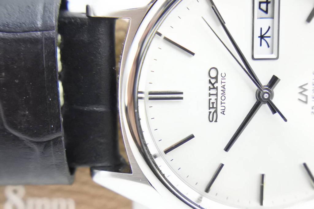 SEIKO A model among businessmen at the time 1975 Lord Matic 25 jewels Crystal glass Automatic Watch strap Excellent condition 5606-8031