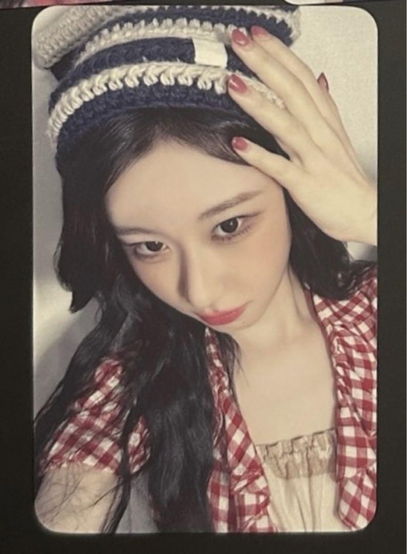 

[USED] ITZY Chaeryeong GWBG Shanghai Makestar Limited Edition Trading Card