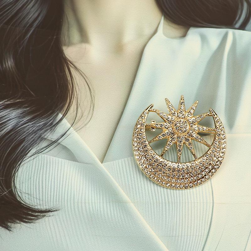 Moon Sun Brooch: Women's High-End Anti-Exposure Pin, Light Luxury Suit Accessory.