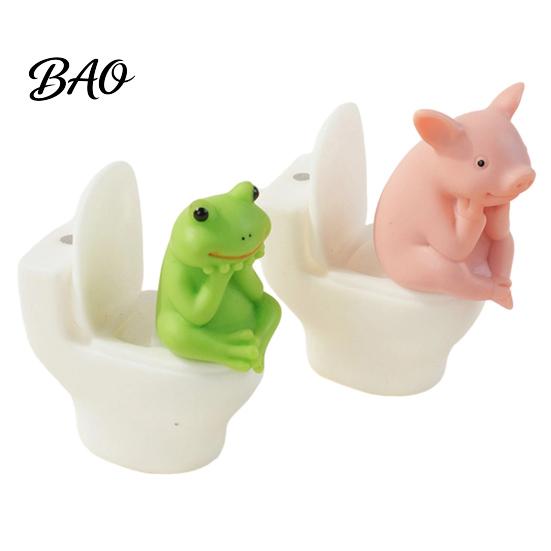Unique Shelf Display Items 2Pcs Resin Meditation Pig And Frog Figurines, Funny Toilet Animal Ornament for Desktop Birthday Gift Kids Bookshelf Decor,