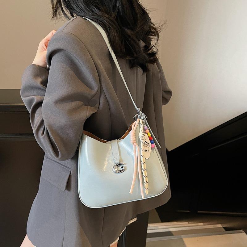 Small bag women's new summer versatile simple shoulder messenger bag is now popular bucket bag