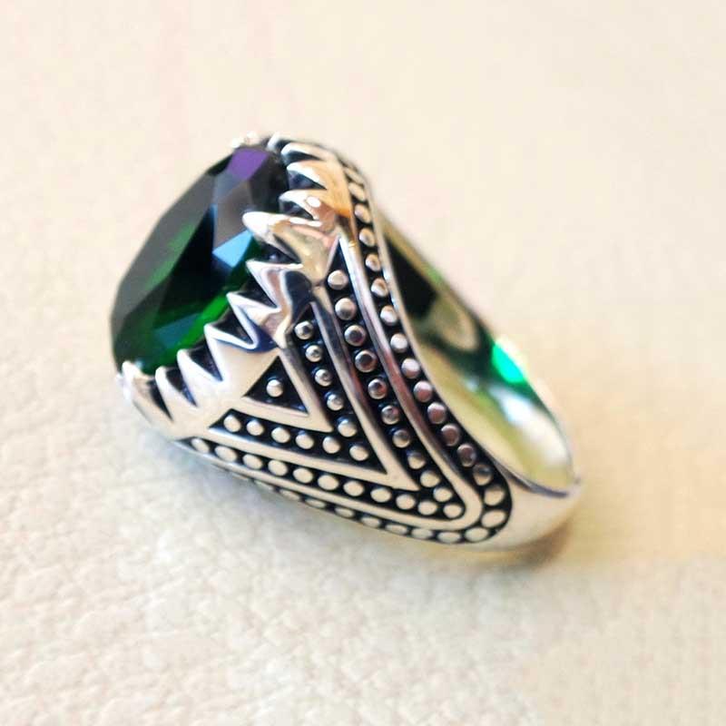 Retro Emerald Men's Fashion Bracelet Color Street Hip Hop Punk Emerald Ring