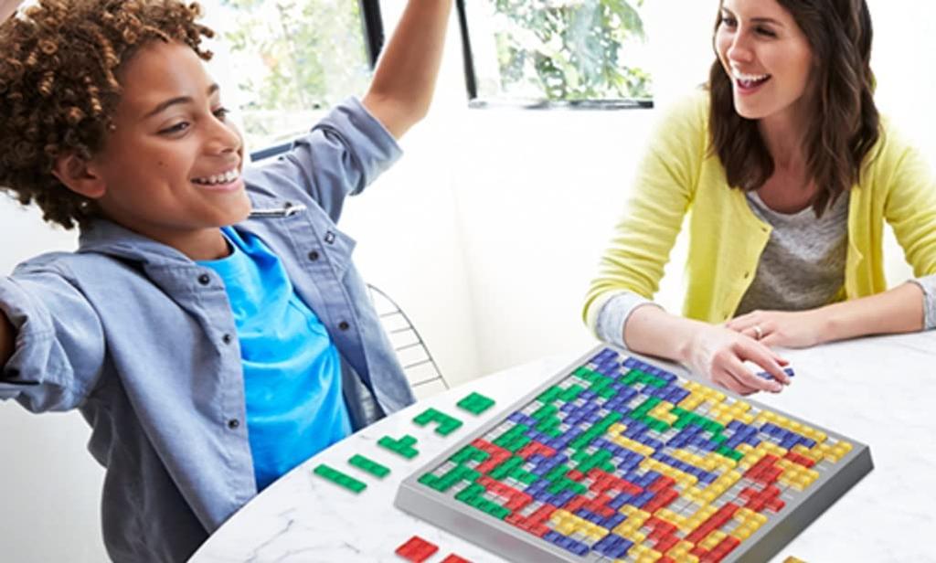 Mattel Game Blokus Deluxe Board Game Educational Game for 2 To 4 Players Ages 7 and Up R1983