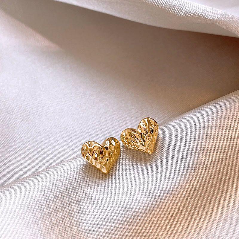 

Чжан Жоунан Серьги-пусеты в виде сердечек в том же стиле Женские Новинка Модные Весенне-летние Элегантные Серьги Уникальные и Красивые Серьги Golden Asymmetrical stereo Heart