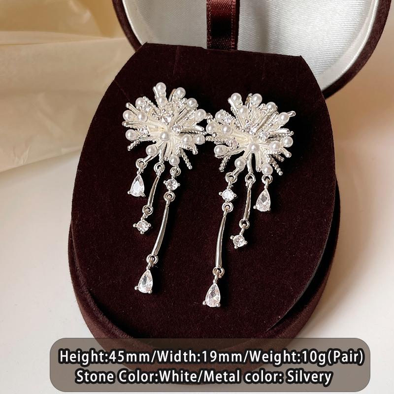 

Light Luxury Micro Inlaid Zircon Pearl Metal Flower Shaped Earrings Korean Style Trendy Jewelry Unusual Accessories For Women срібний