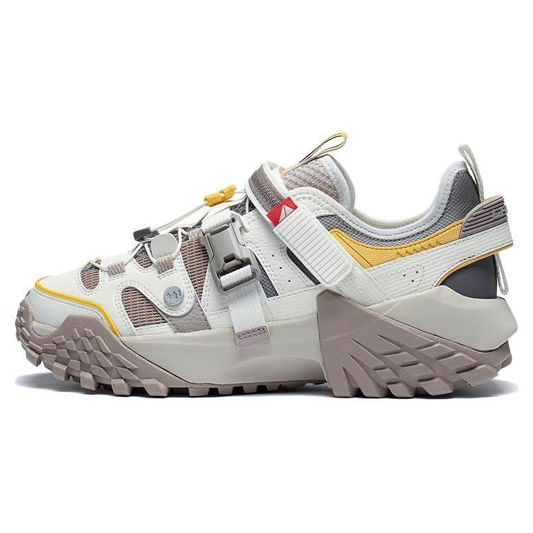 New LiNing CF Linchuan V2 Dream Theme Show Model Anti Slip Wear Resistant Low Top Sports Casual Shoes Ecru Gray AGLS225-1