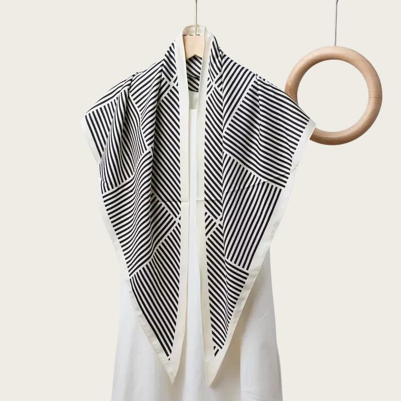 Twill silk triangular scarf, clothing accessories, cashew nut double-sided printed belt, versatile women's rhombus silk scarf, bag head, fart curtain.