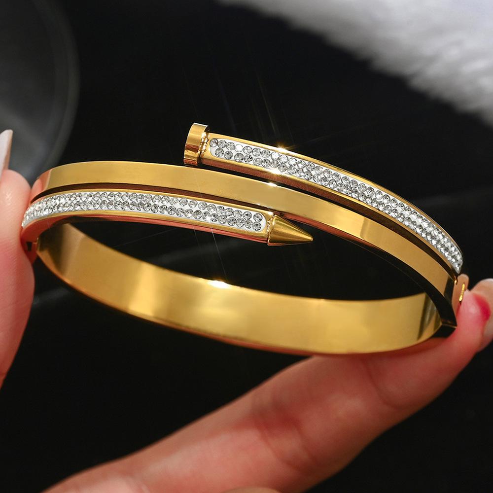 Modne Bransoletki ze Stali Nierdzewnej i Złota 18K - Wytrzymałe, Odporne na Ścieranie Bangles w Stylu Europejskim i Amerykańskim