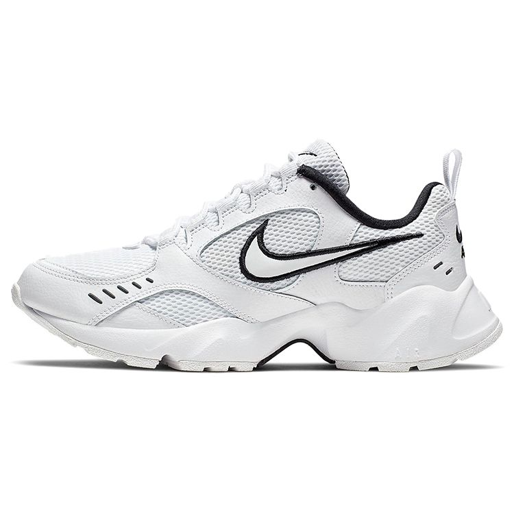 

Белые черные женские кроссовки Nike Air Heights CI0603-102