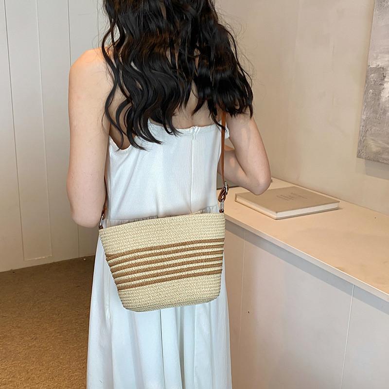 Stylish Vintage Bucket Bag For Women With Chic Casual Design And Soft Fabric Materials