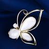 New Elegant Baroque Pearl Natural Shell Zircon Butterfly Brooches for Women Coat Clothing Accessories Pins Creative Corsage