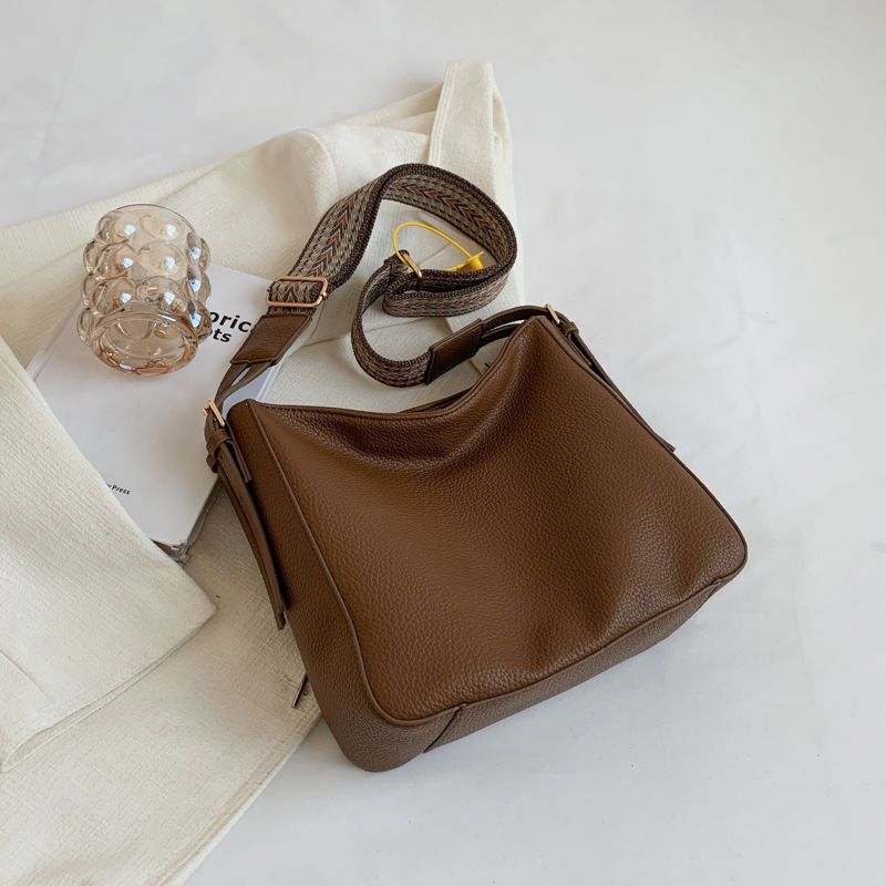 Korean Version of Soft Leather Retro Bucket Bag, High-end Exquisite Broadband Casual Shoulder Messenger Bag, Foreign Style Versatile Child and Mother 