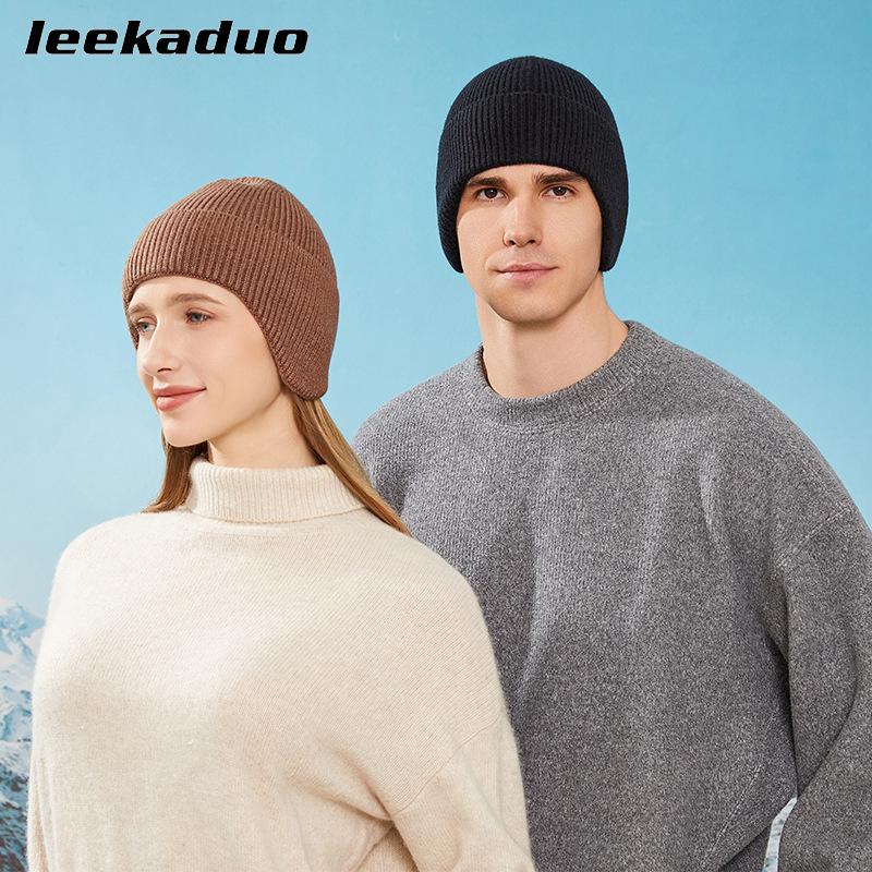 Autumn and winter knitted hats men and women solid color thermal ear caps outdoor riding wool caps ski sleeves cold caps