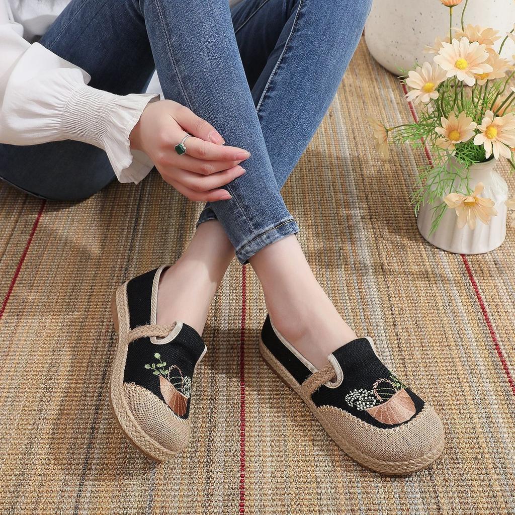 Processing Custom Old Beijing Cloth Shoes Women's Linen Ethnic Style Canvas Shoes Round Head Flat Bottom Lightweight Soft Sole Mother Shoes