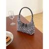 Personalized modern leopard print bags are now popular small handbags, high-end fashion plush handbags for women