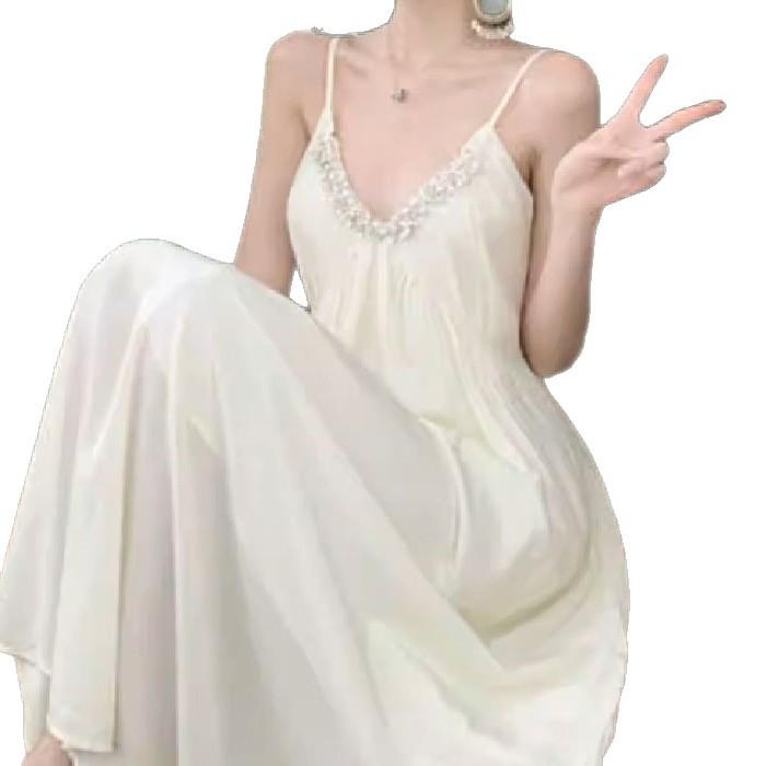 French Pure Desire V-neck Spaghetti Strap Dress: High-end, Fairy-like, Slimming Beach Vacation Outfit