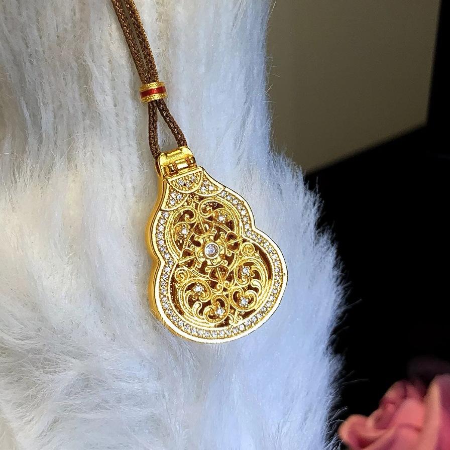 Gold shop style Chinese-style light luxury filigree pendant with diamonds, gourd-shaped Buddha for peace and protection, braided rope sweater chain,
