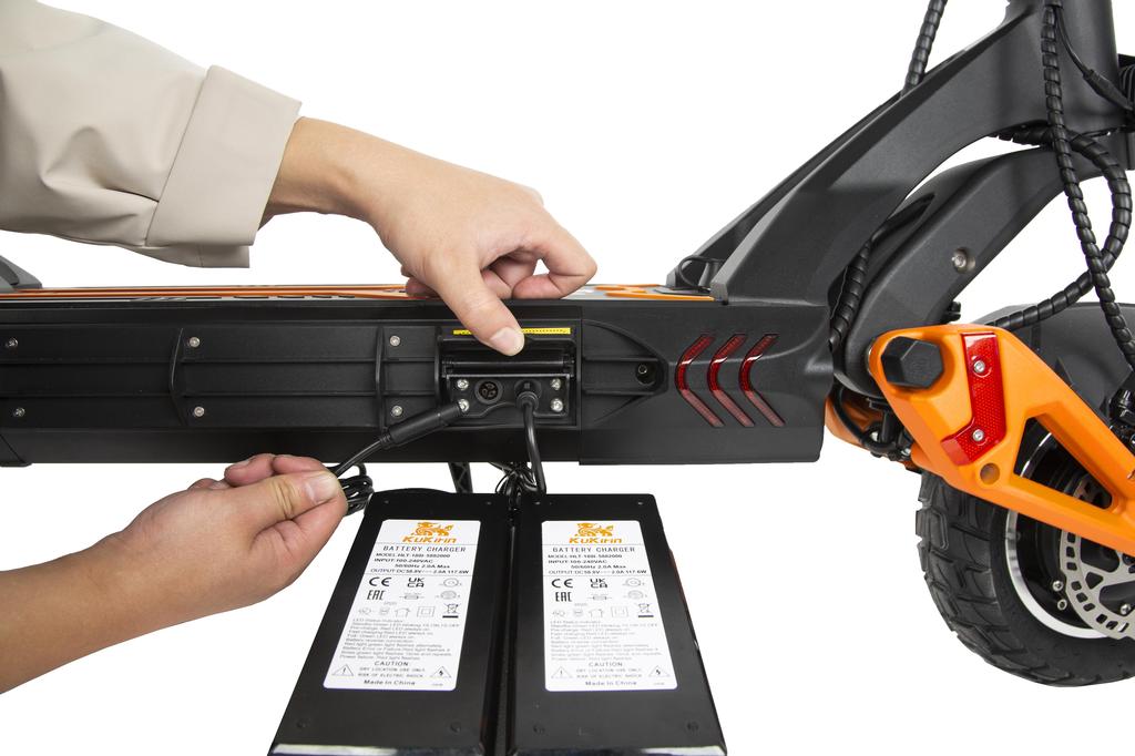 KuKirin G3 Pro Elektroroller 2*1200W Motoren, 52V 23.4AH Akku, 65 km/h Geschwindigkeit 80 km Reichweite, 10" Reifen, Tragbarer Akku, Schnellladung, E-Scooter