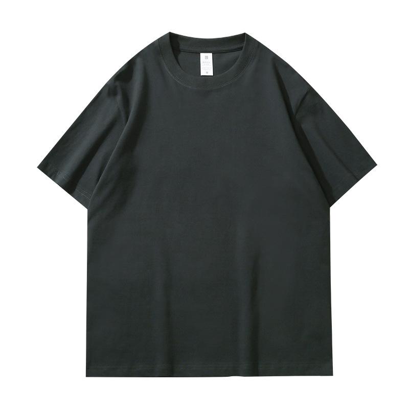 T-shirt bianca girocollo larga da 230g in puro cotone pesante con design versatile e logo stampato personalizzato.