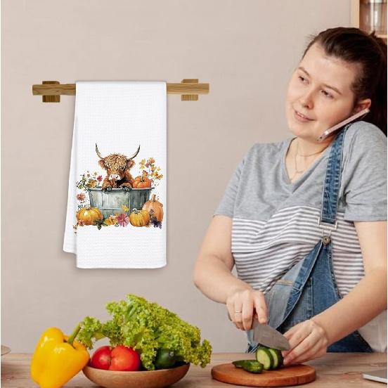 Fall Pumpkin Cow Kitchen Towels, Rustic Farm Animal Floral Pumpkin Dish Tea Towel for Kitchen Decor, Farmhouse Fall Autumn Hand Towels for Bathroom