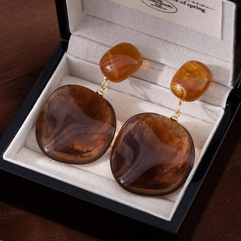 Maillard Brown Streamer Amber Earrings Irregular Earrings Hong Kong Style Coffee Resin Stud Earrings Light Luxury Earrings