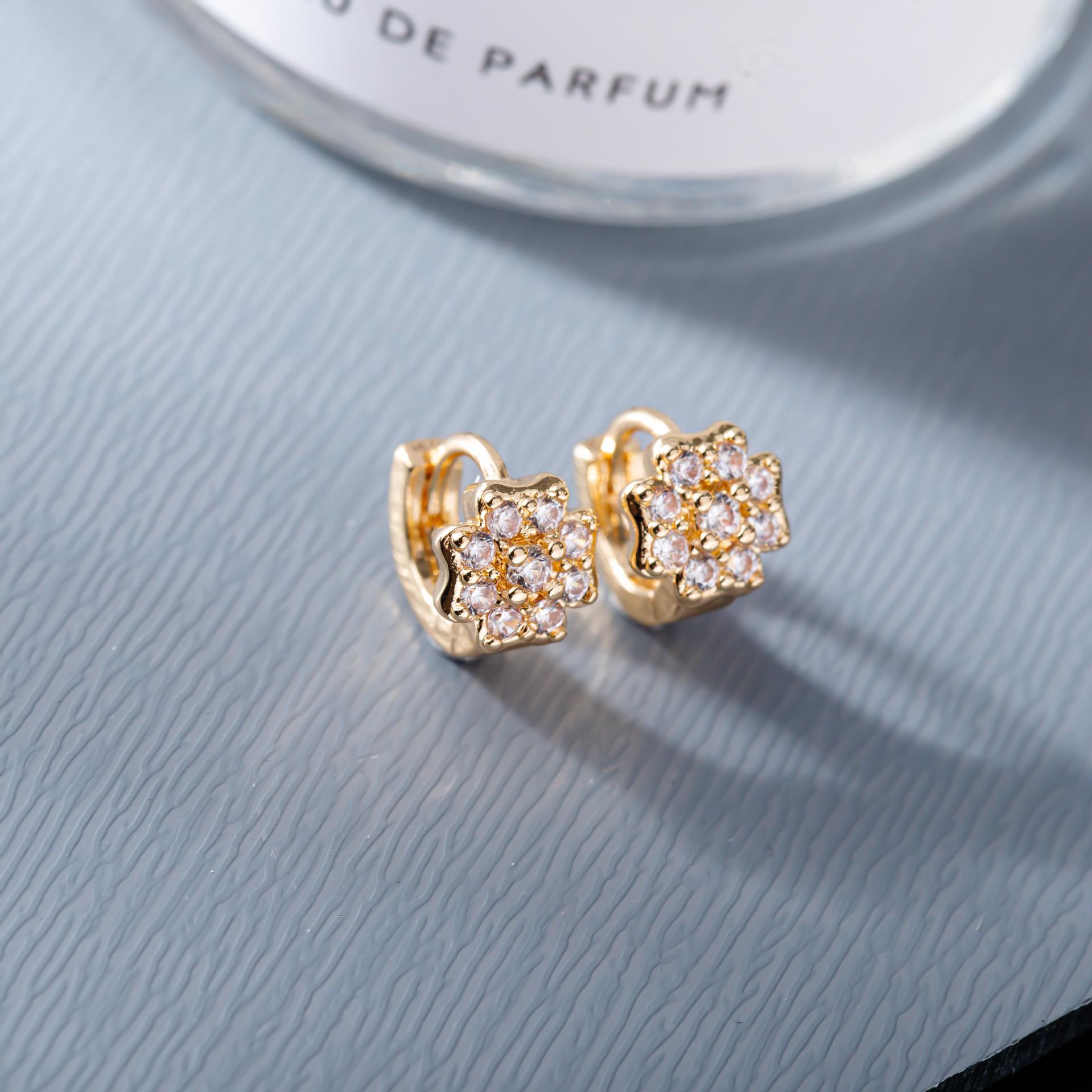 Non-Fading Men s Ear Cuff & Women s Four-Leaf Clover Zircon Stud Earrings