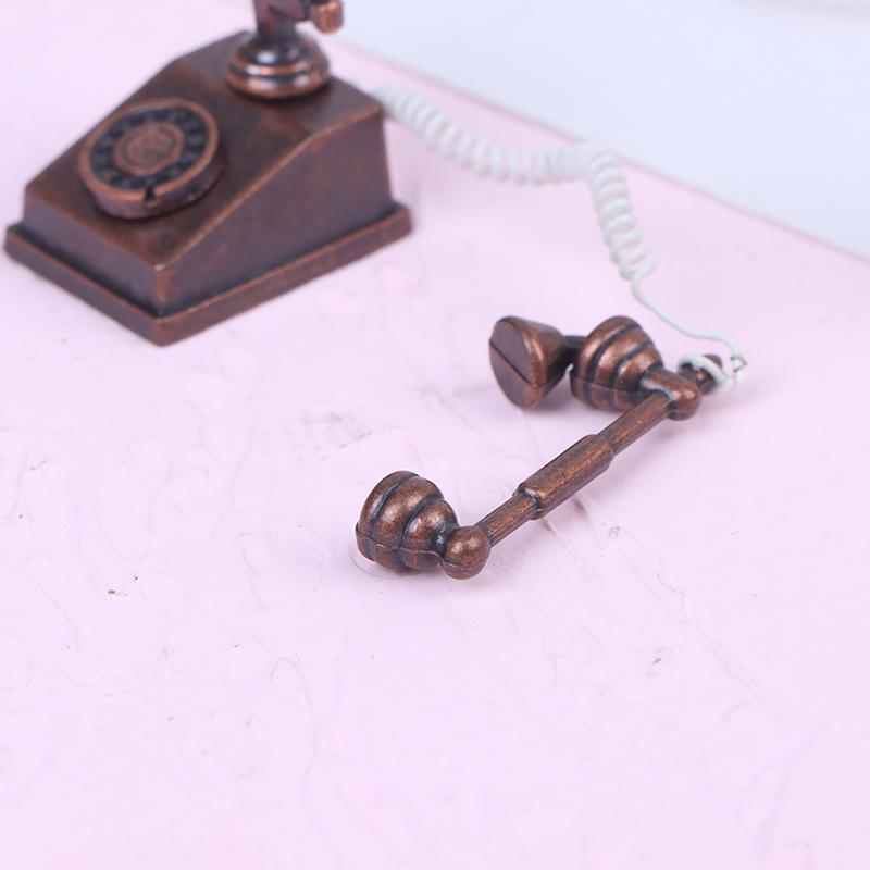 1Pcs Mini Retro Phone Miniature Food Play Scene Model