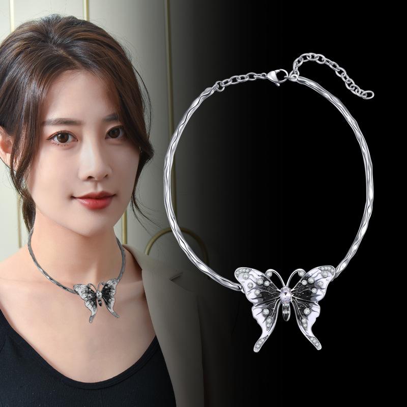 Tide Spice Girl Warning Sweet Cool Crystal Butterfly Necklace Niche Light Luxury Design Choker Neck Chain Collarbone Chain Female