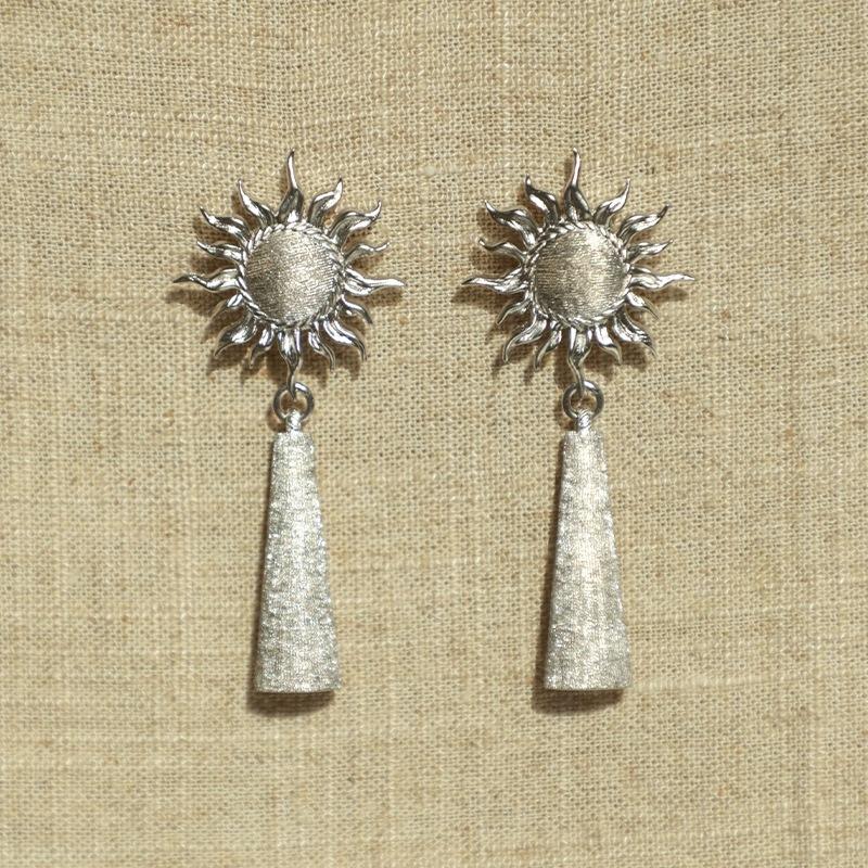Sun Flower Pendant Earrings Retro Personality Versatile Earrings Fashion Light Luxury Premium Earrings Women