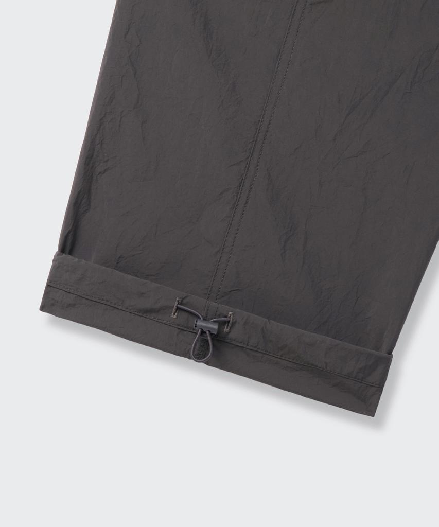 MUSINSA STANDARD Nylon Crease One-Tuck Wide Elastic Waist Pants [Gunmetal]