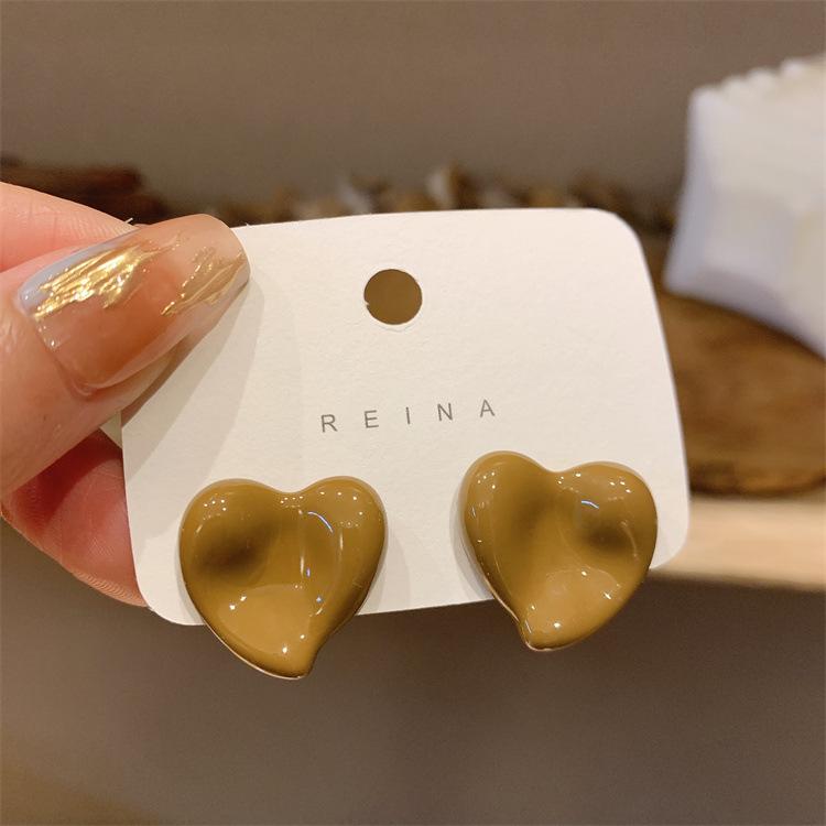 

Niche design sense simple love stud earrings women s new s111 silver needle simple and gentle peach heart earrings versatile earrings 925 silver needle