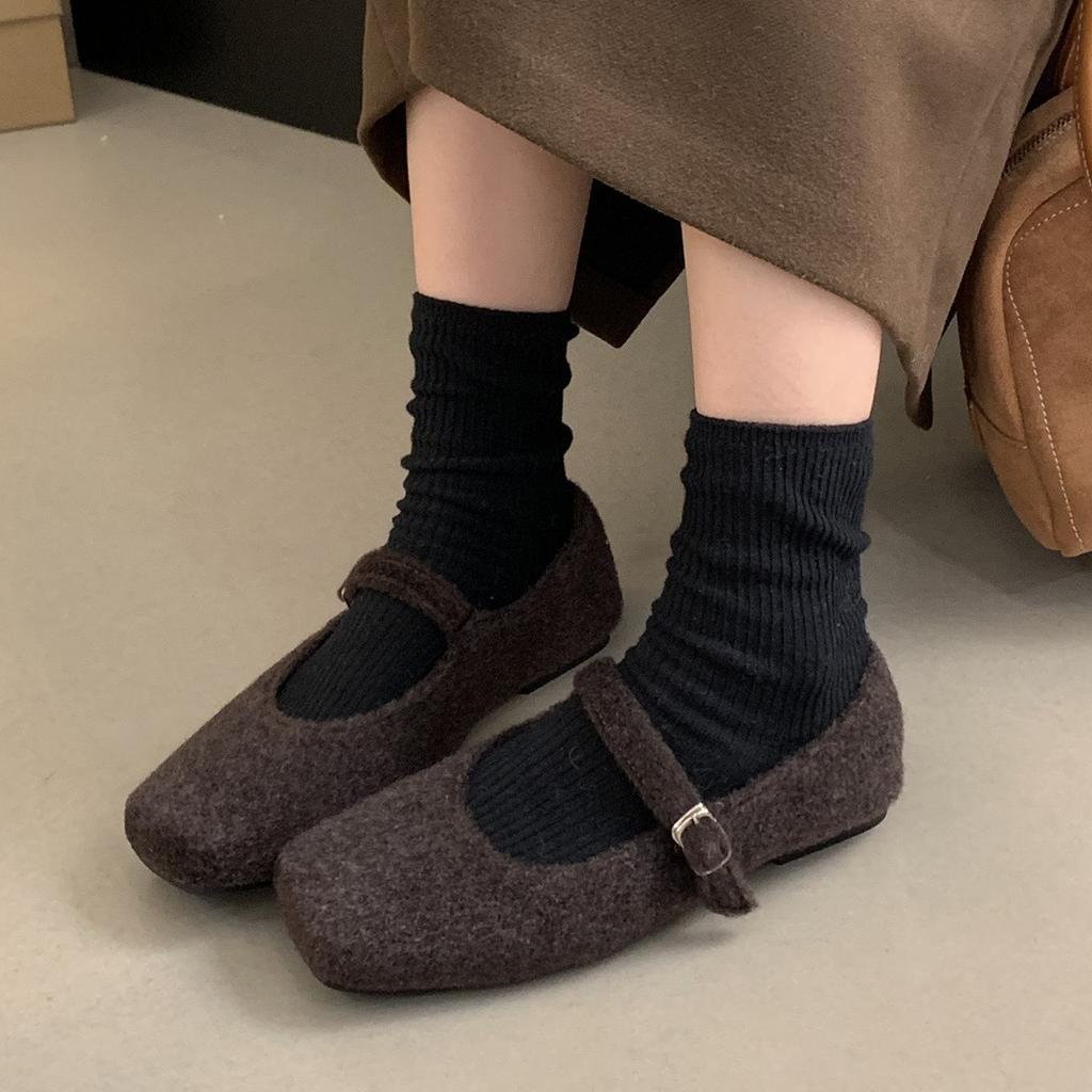 French temperament retro high-end fluffy shoes women's 2025 autumn and winter new models wear foreign style flat Mary Jane single shoes