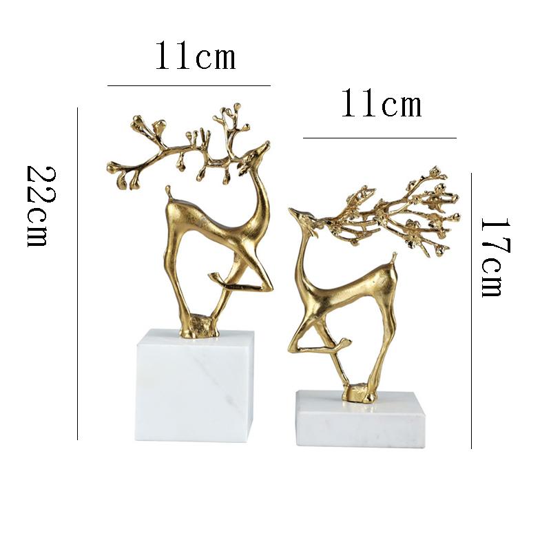 Europäisches Metall-Elch-Ornament mit Marmorsockel Goldene Tierfigur Dekoration für Wohnzimmer TV-Schrank oder Barschrank